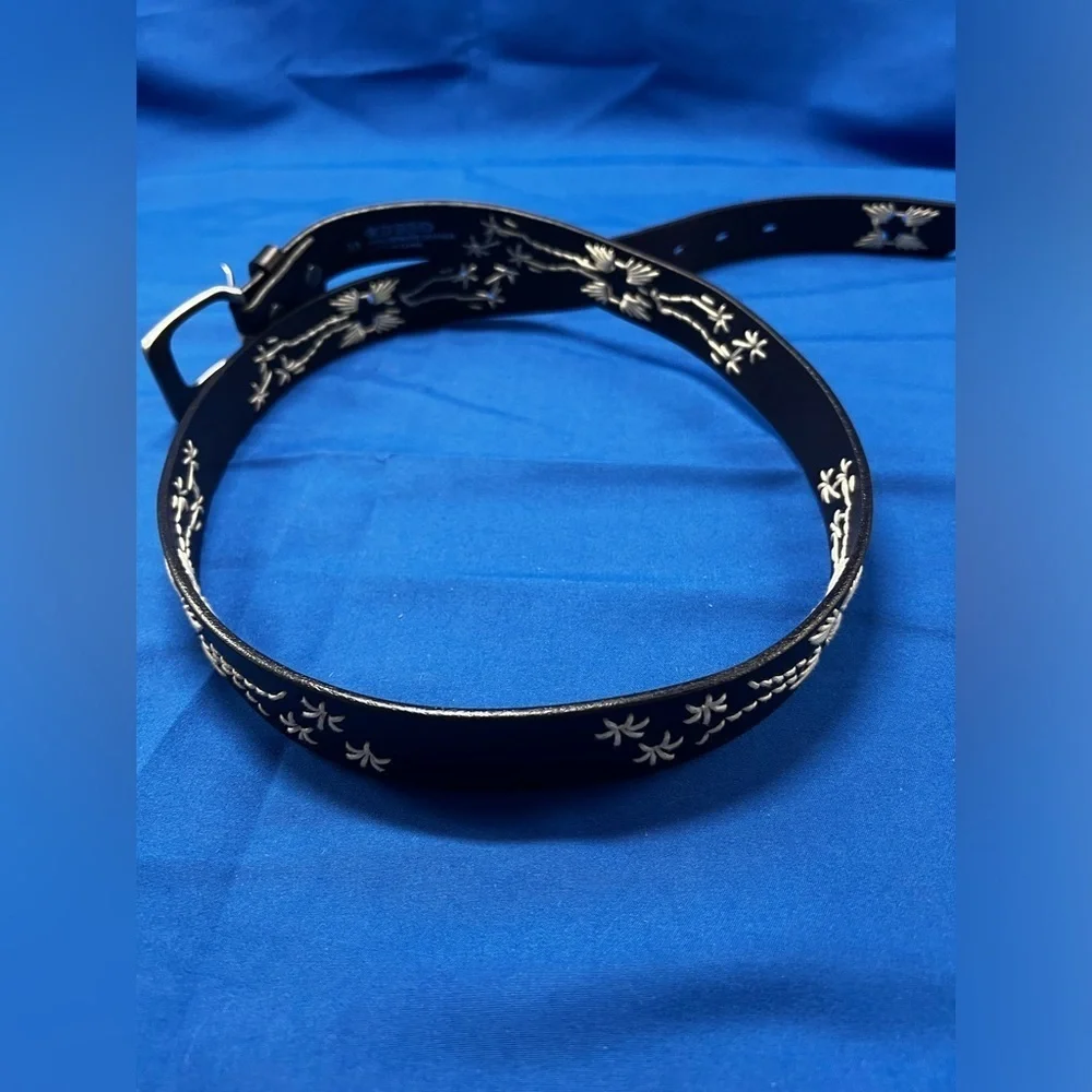 Old Trends Senna Leather Belt, size 38